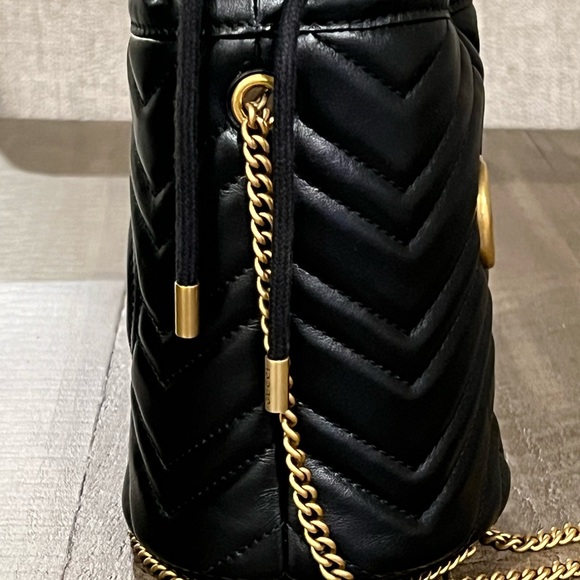 Gucci GG Marmont Matelasse Bucket Bag Mini Black Leather/Suede - Picture 5 of 9